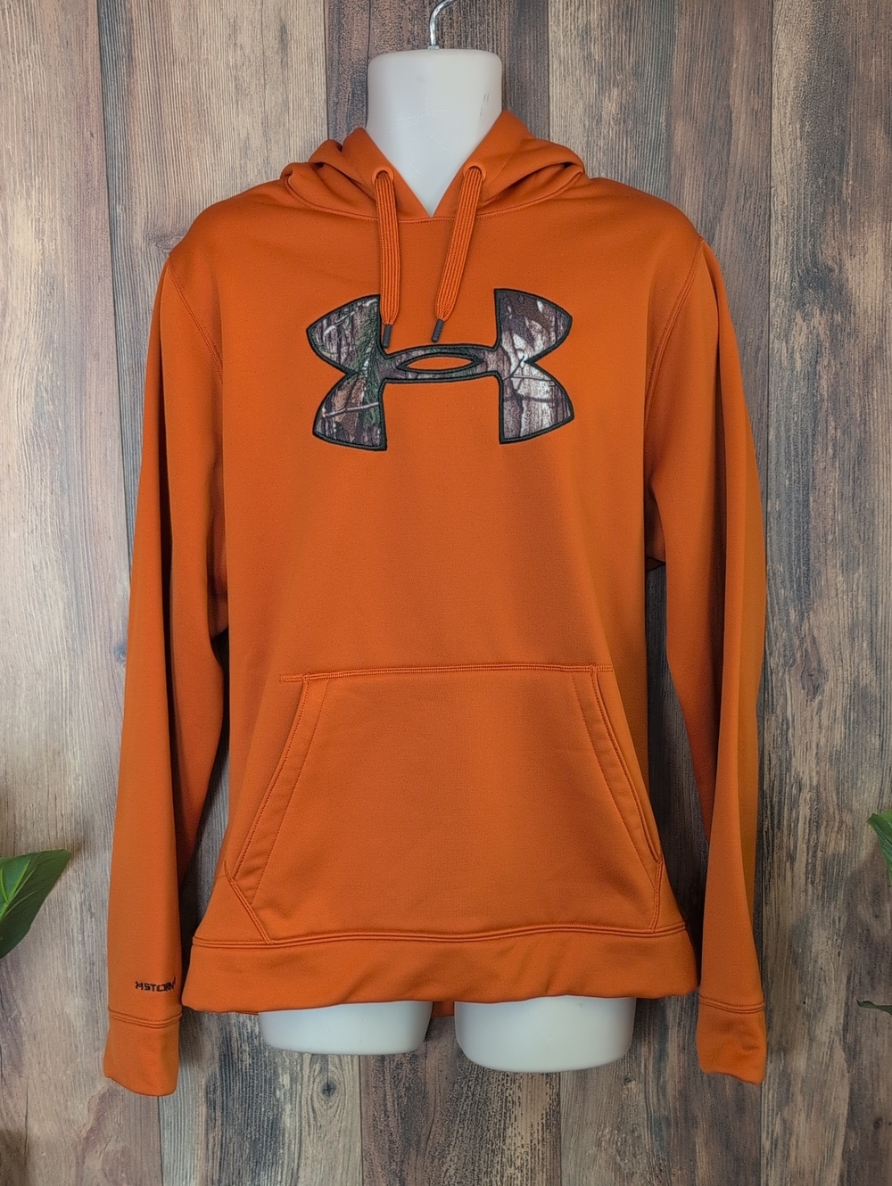 Under Armour Orange with Camoflauge Accent Hoodie L      665A